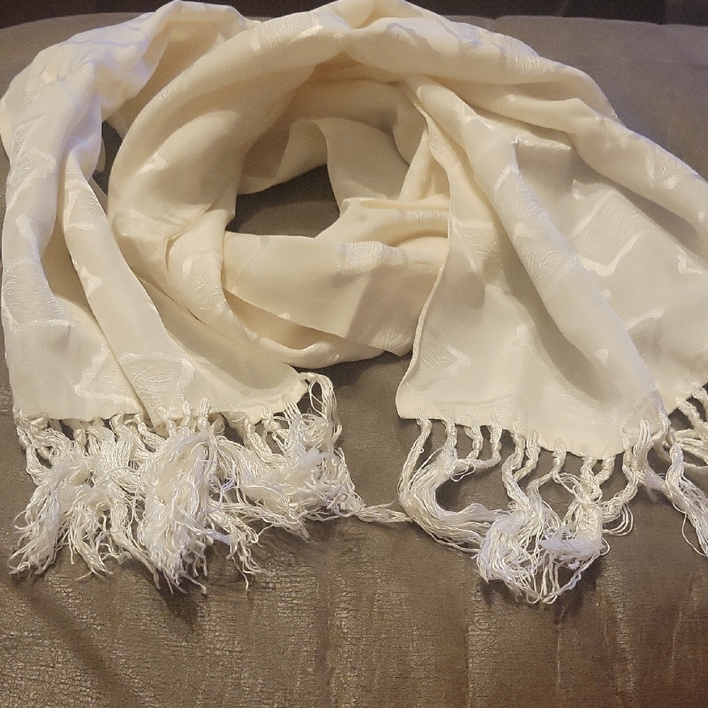 Elegant Cream Scarf